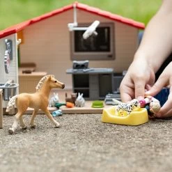 Schleich - Farm World - Veterinarian Practice With Pets (42502) 17 Schleich - Farm World - Veterinarian Practice With Pets (42502) -Randboutique Für Kinder schleich farm world veterinarian practice with pets 42502 7